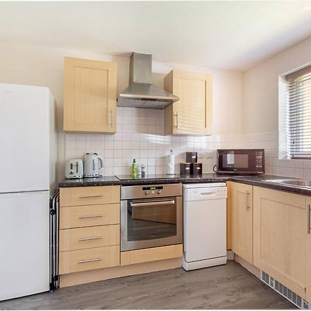 Lovely 2Bed Apt In Redditch, Free Wi-Fi & Parking Exteriér fotografie
