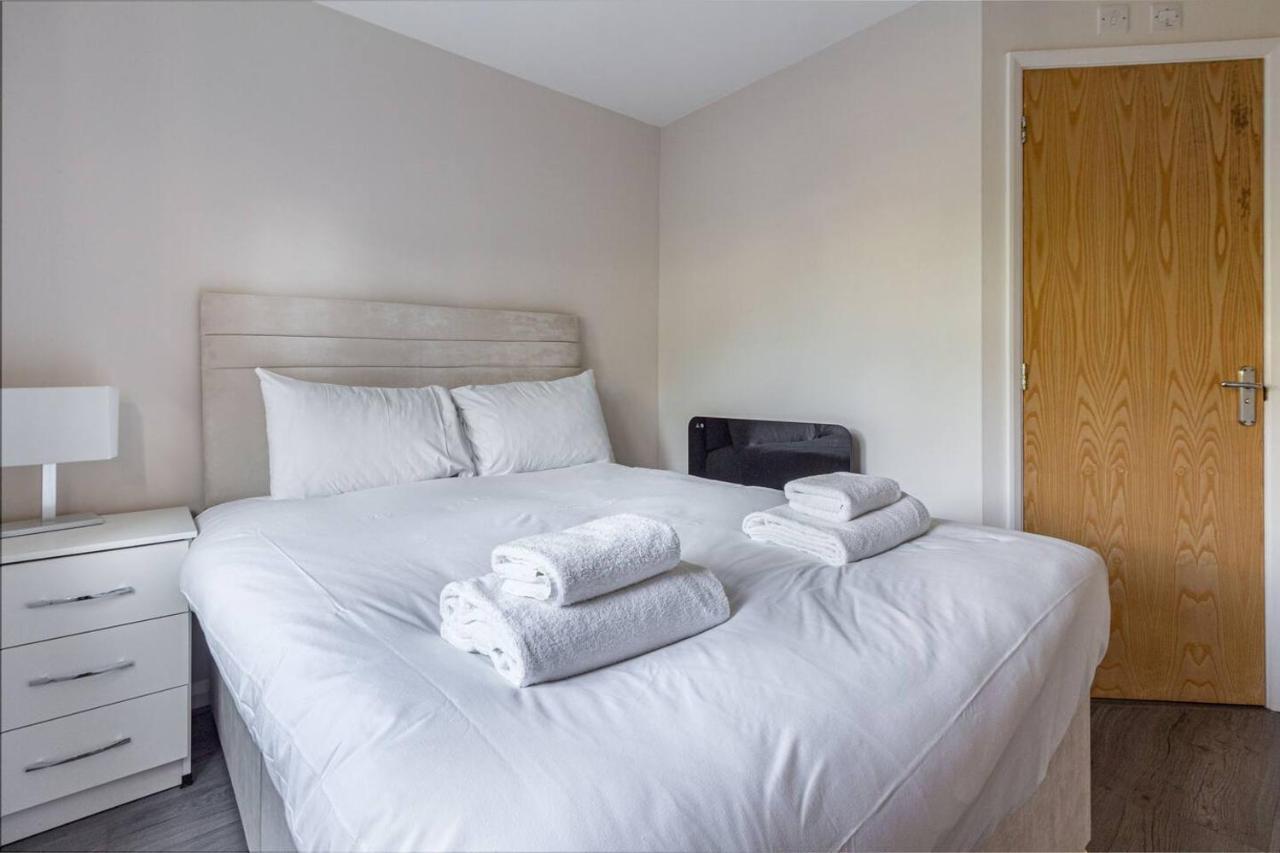 Lovely 2Bed Apt In Redditch, Free Wi-Fi & Parking Exteriér fotografie
