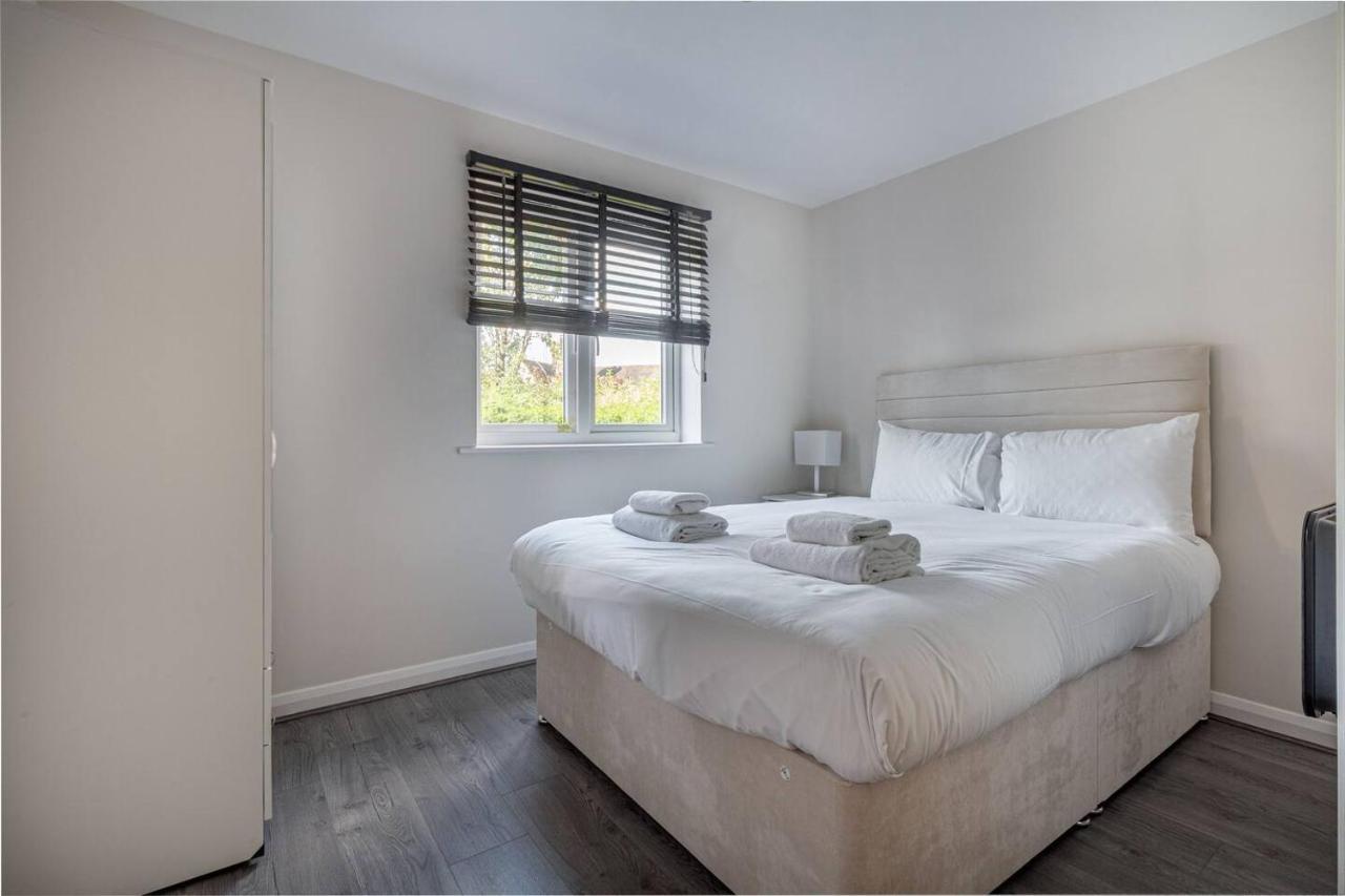 Lovely 2Bed Apt In Redditch, Free Wi-Fi & Parking Exteriér fotografie