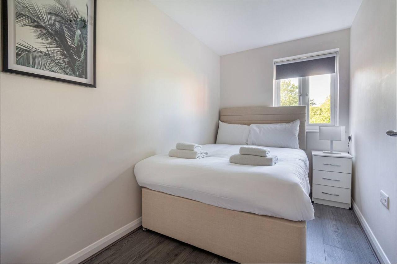 Lovely 2Bed Apt In Redditch, Free Wi-Fi & Parking Exteriér fotografie